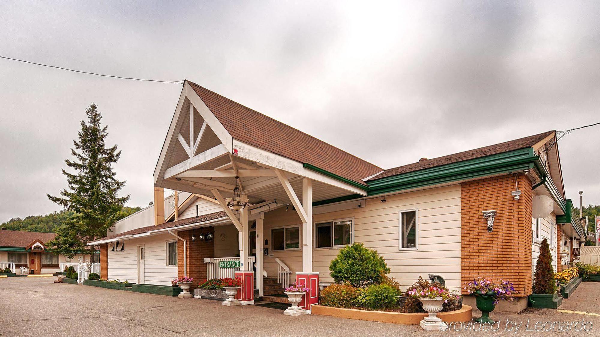 Sword Inn Bancroft Exterior photo