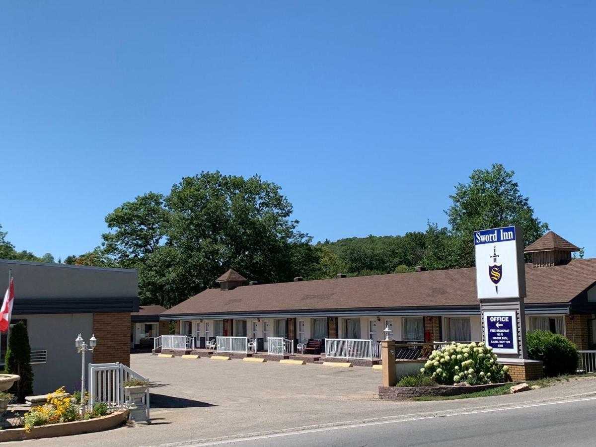 Sword Inn Bancroft Exterior photo